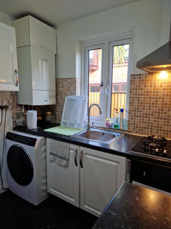 Cozy Double Bedroom In Zone 1-2 Central Лондон Экстерьер фото
